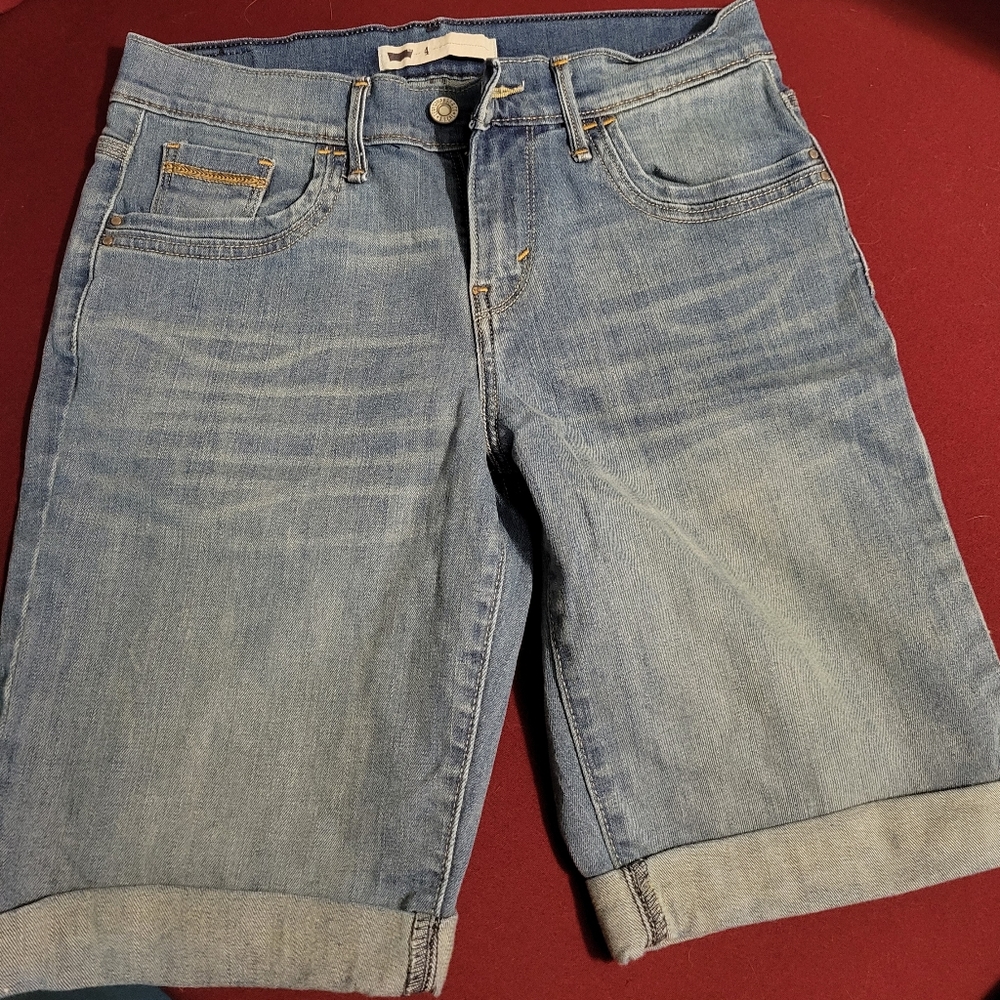 Levi's Bermuda shorts sz 4